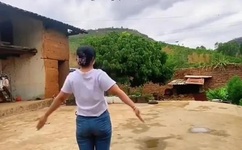 女生把筷子放屁眼里